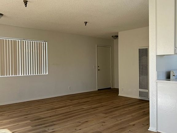 3rd image of 12935 Roselle Ave APT 1