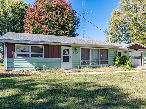 501 N Walnut St, Windsor, IL 61957