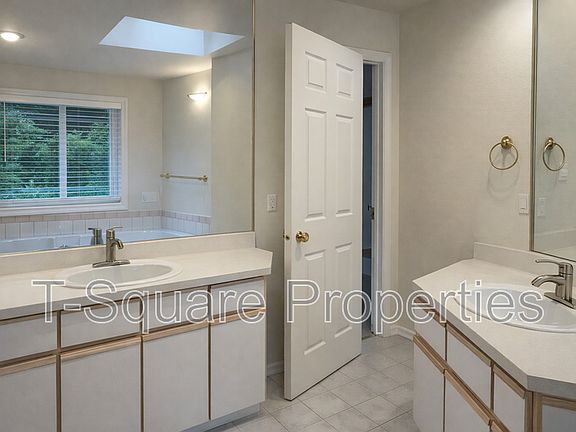 5th image of 1817 235th Pl NE