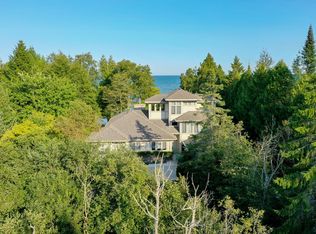 3170 Lake Forest Park Rd, Sturgeon Bay, WI 54235