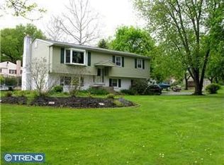 64 Bogle Dr, New Hope, PA 18938