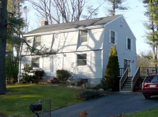 8 Pike Dr, Groveland, MA 01834