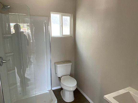 4th image of 4848 Elizabeth St #A