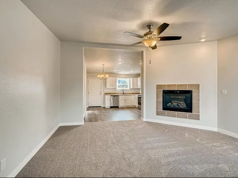 2503 Carriage Dr — Photo 2