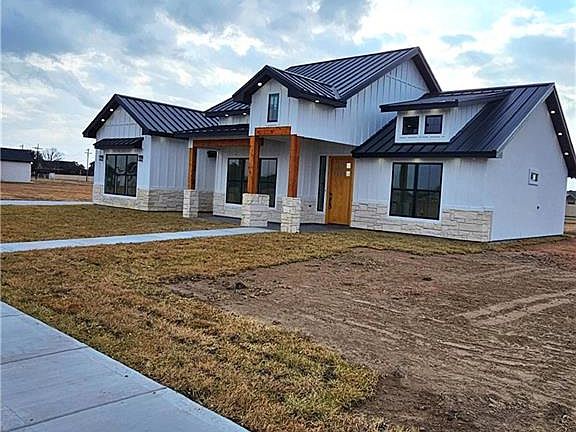 4th image of 5451 Aaron Ln