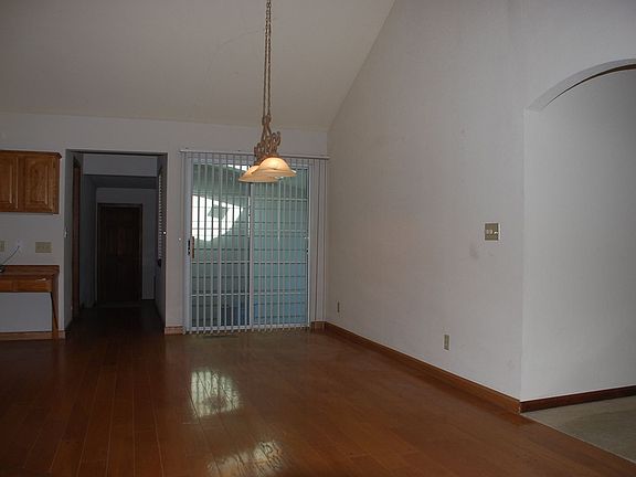5th image of 1597 Scoti Ln