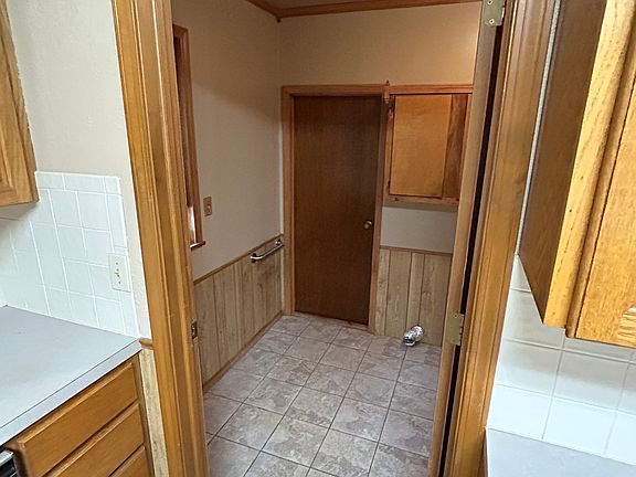 3rd image of 307 SE Waverly Ave