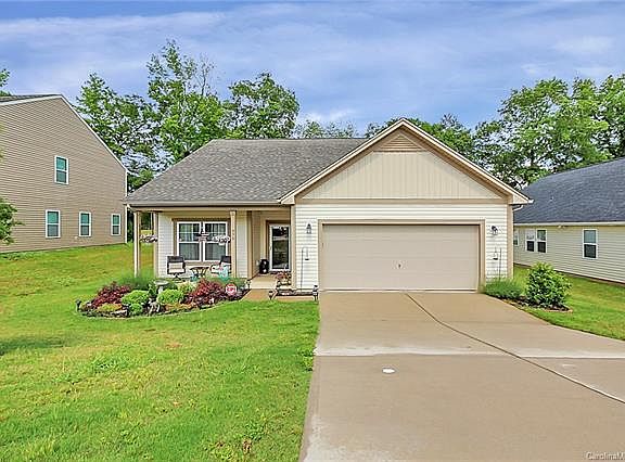 2nd image of 836 Dantzler Ct