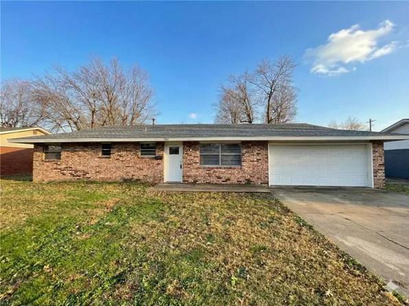 2107 Patti Ave, Springdale, AR 72762