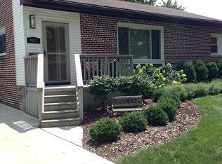 3621 Cleveland Ave, Brookfield, IL 60513