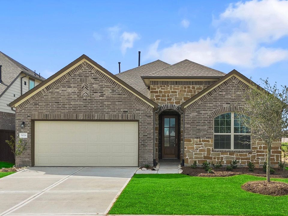 Welcome home to 5026 Waxwing Drive located in the community of Brookewater and zoned to Lamar CISD.