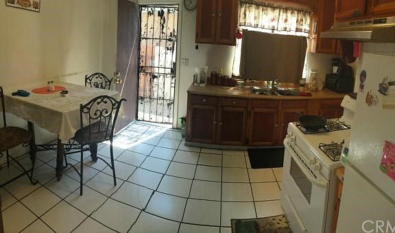 3rd image of 1649 W 71st St