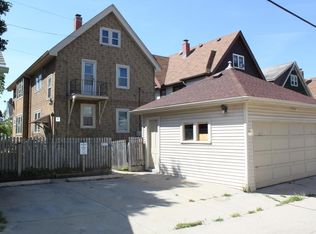 3318 N Oakland Ave, Milwaukee, WI 53211
