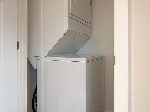 5th image of 546 156th Ave SE APT B