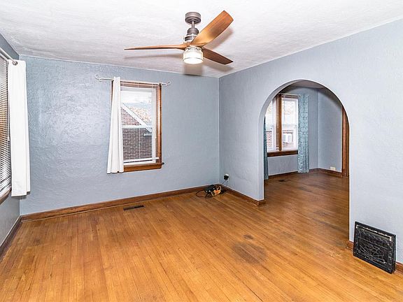 3rd image of 120 Shetland Dr