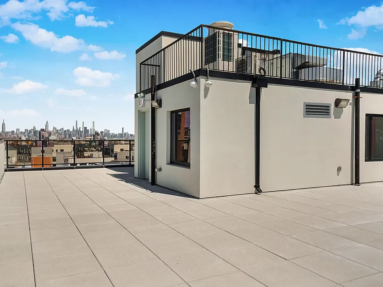 605 Hart St #Penthouse 7 — Photo 8