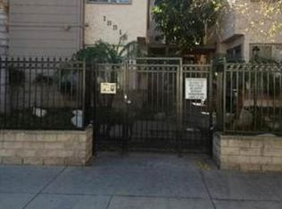 18316 Hatteras St APT 2, Tarzana, CA 91356