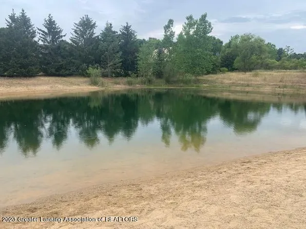 2875 Trillium Creek Way, Saint Johns, MI 48879