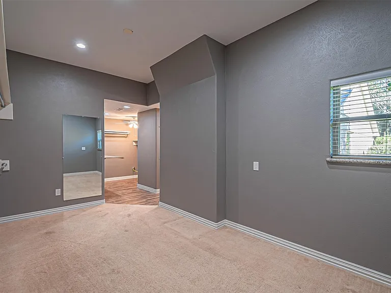 17615 Swansbury Dr — Photo 38