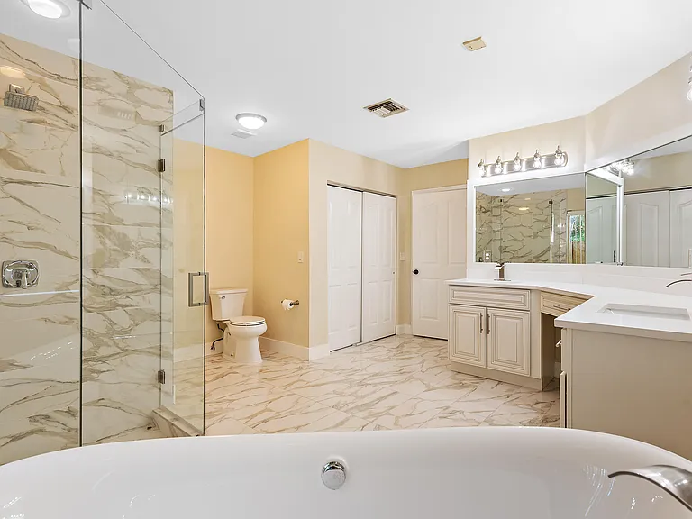 6051 NW 60th Ave — Photo 15