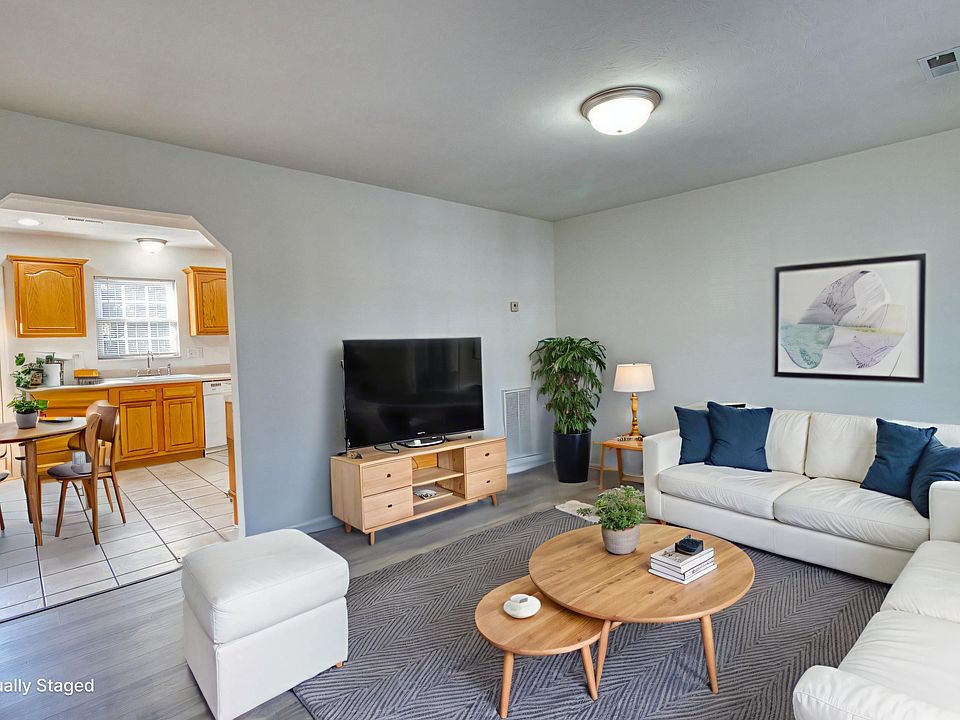 1st image of 12 Stratford Dr APT 108