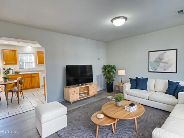 12 Stratford Dr APT 108, Fishersville, VA 22939