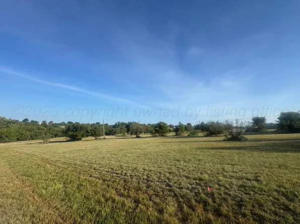 Smith Dr, Clarendon, TX 79226