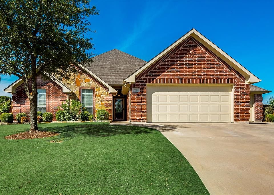 1st image of 728 Stribling Dr