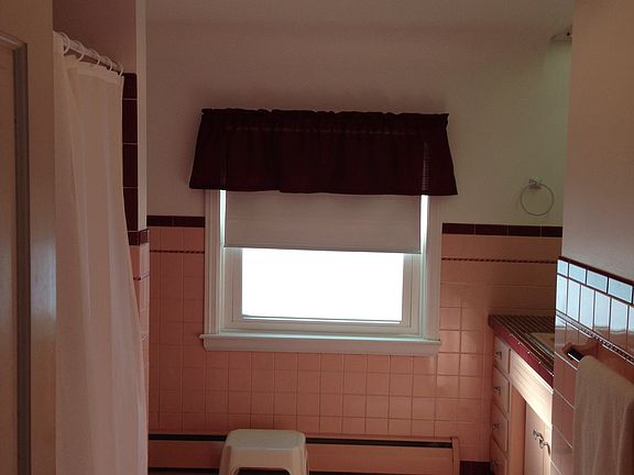 2nd image of 70 Carpenter Ave