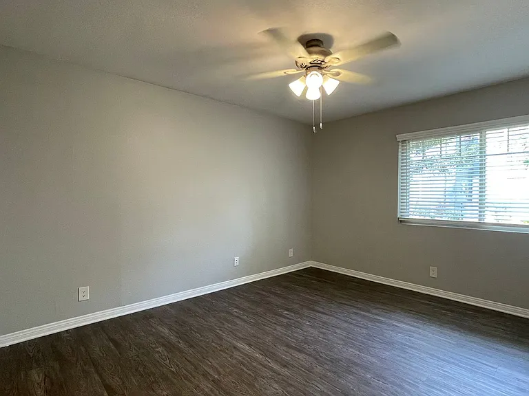 Park Plaza Apartments — Photo 88