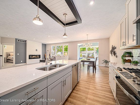 4th image of 11242 Traverse Dr