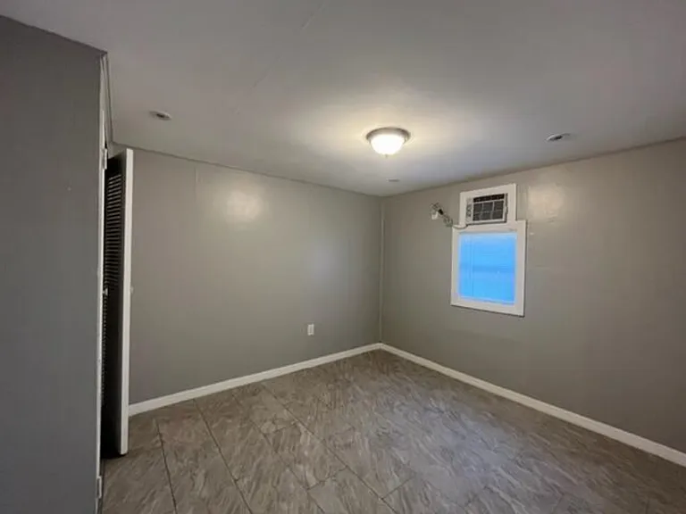 329 Pine Ave #C — Photo 3
