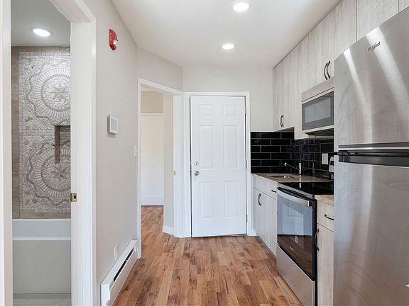 4th image of 4130 W Girard Ave #3