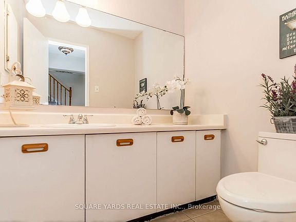 3rd image of 50 Radenhurst Cres