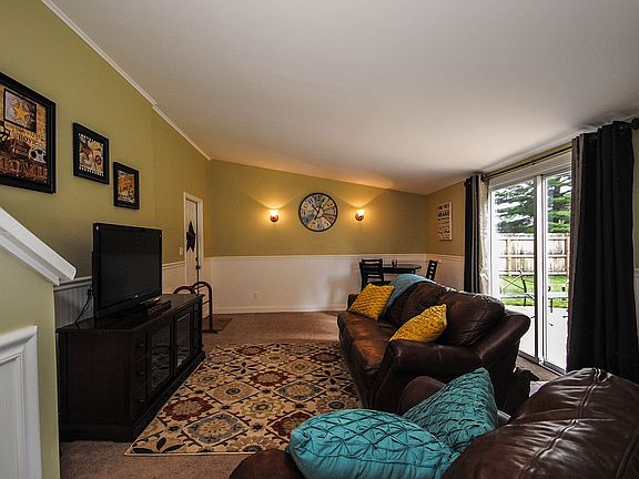 4th image of 9970 Cardwell St