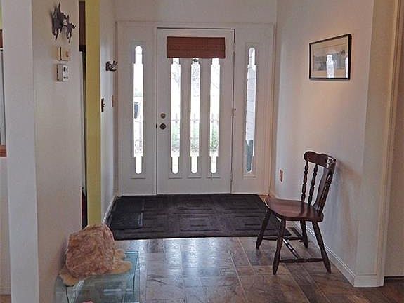 4th image of 1007 Meadowlark Ln
