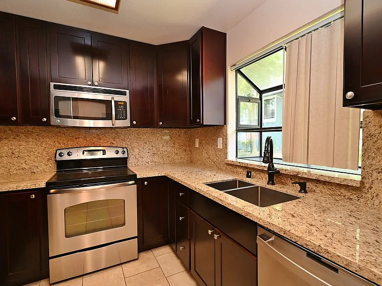 36895 Newark Blvd #A — Photo 8