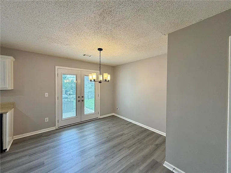 3354 Waggoner Ln — Photo 8