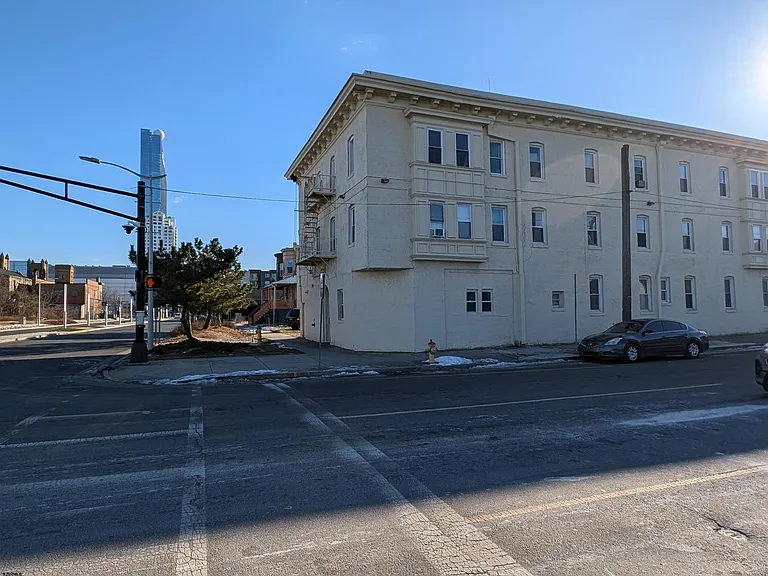 46 N Connecticut Ave — Photo 22