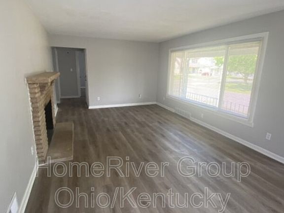 3rd image of 2343 Ravenwood Ave