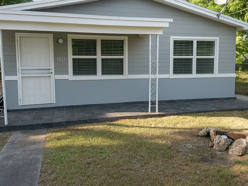 1023 NW 33rd St