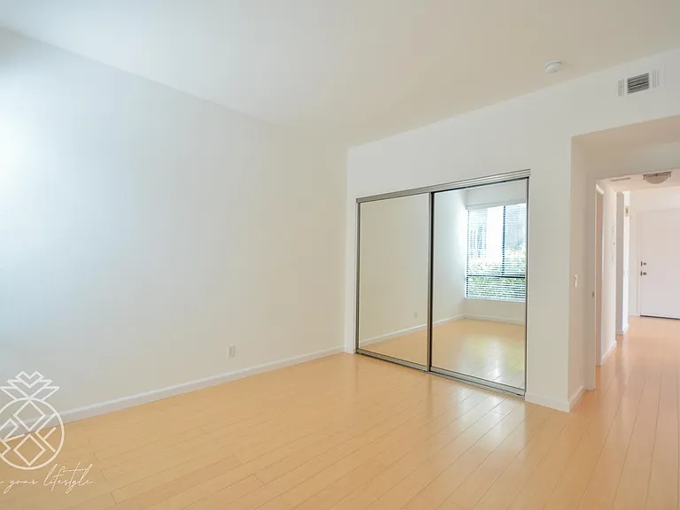 1727 Glendon Ave #104 — Photo 39