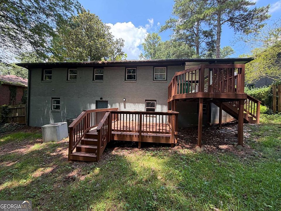 2nd image of 2989 Pasadena Dr