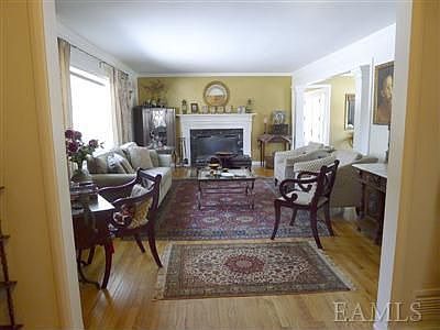 3rd image of 715 Claflin Ave