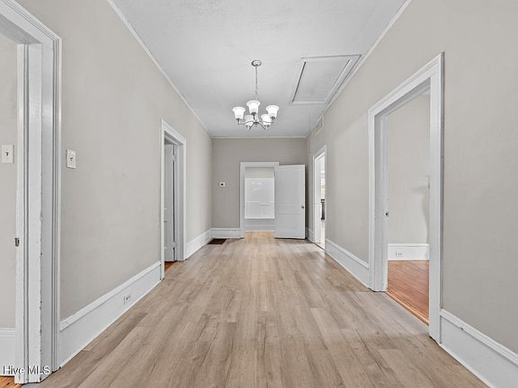 4th image of 407 Latham Street