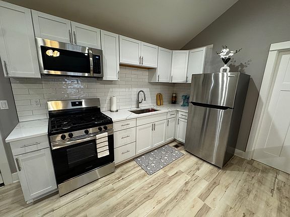 4th image of 2624 N 48th Ter