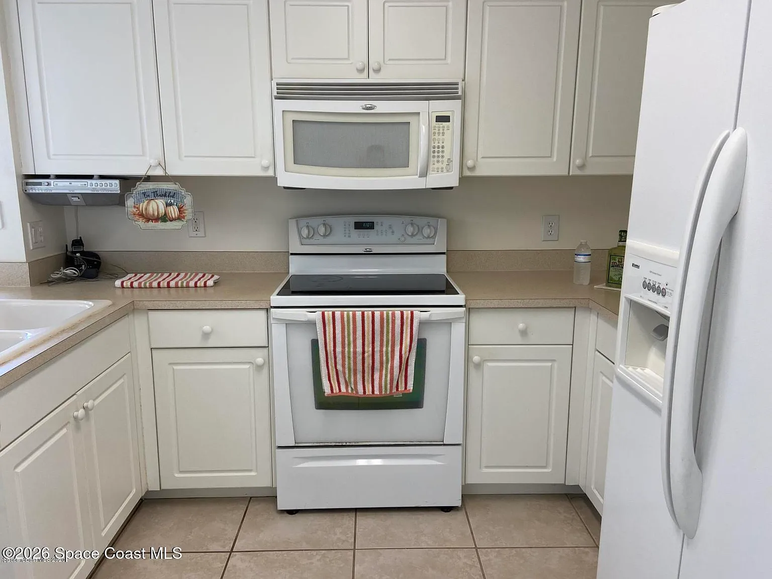 3 bed, 2.0 bath, 1277 sqft, $2,000 — Photo 4