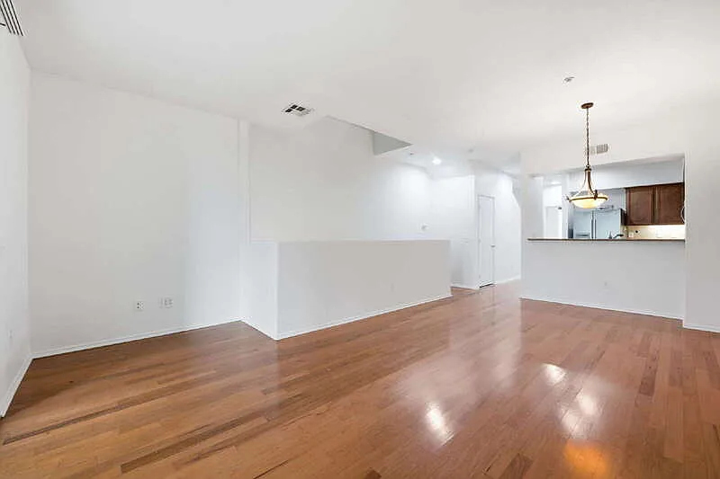 3 bed, 3.0 bath, 1386 sqft, $3,595 — Photo 3