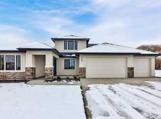 2461 E Sawtelle Peak, Saint Meridian, ID 83642