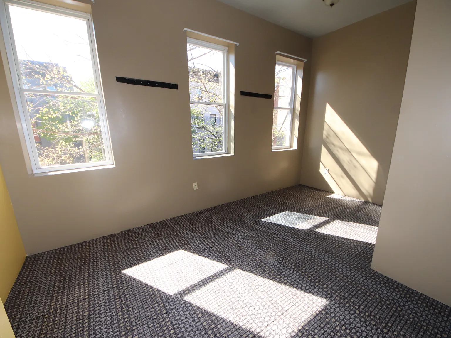 2 bed, 1.5 bath, 600 sqft, $1,200 — Photo 4